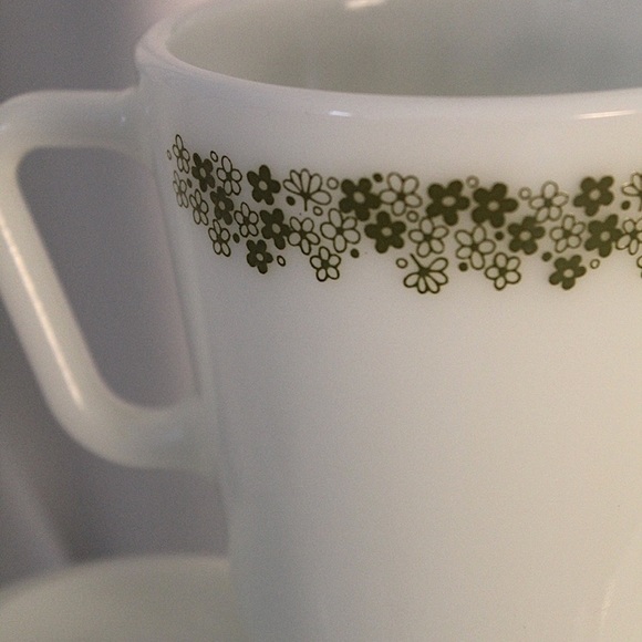 Set of 6 Pyrex milk glass mugs - Picture 2 of 5